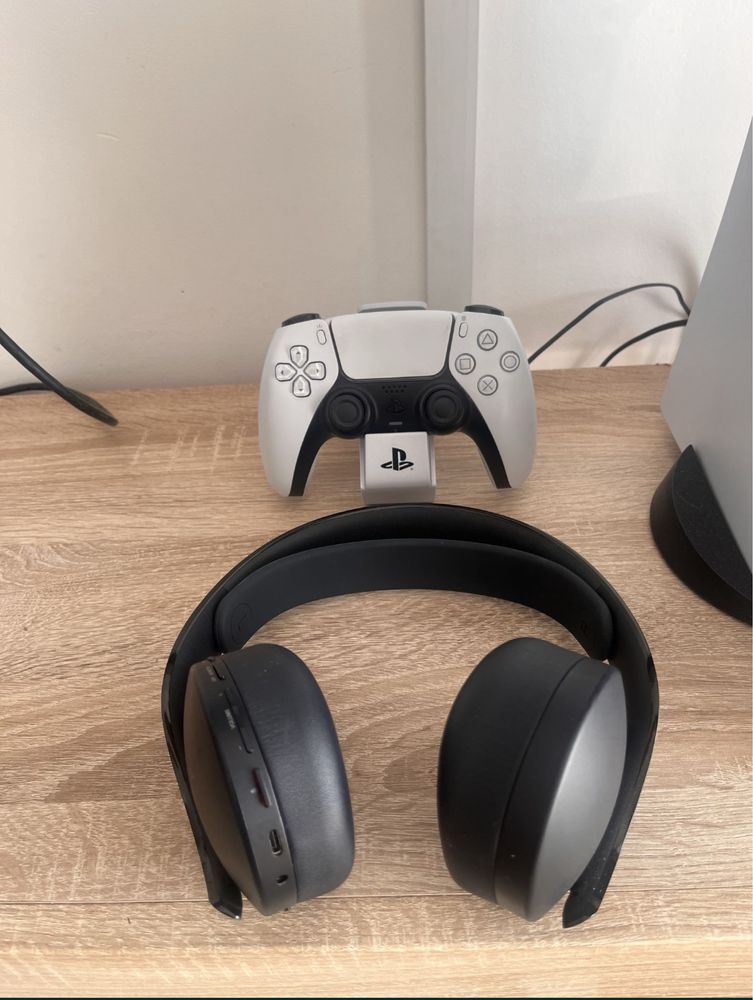 PlayStation 5 + stacja ładowania + słuchawki Sony Pulse 3D – zestaw!