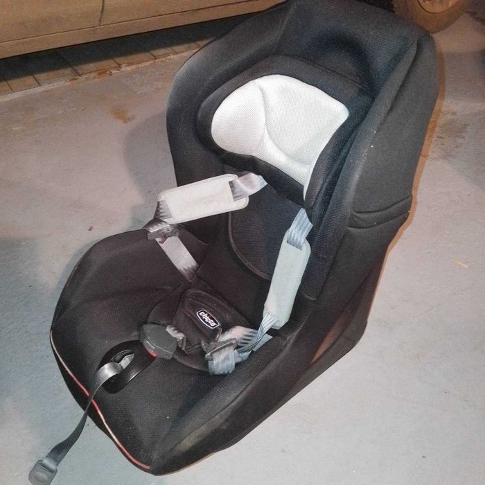 Дитяче автокрісло "CHICCO"