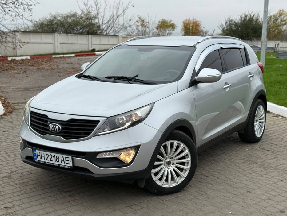 Продам Кия спортейдж 12 года 2 литра дизель передний привод