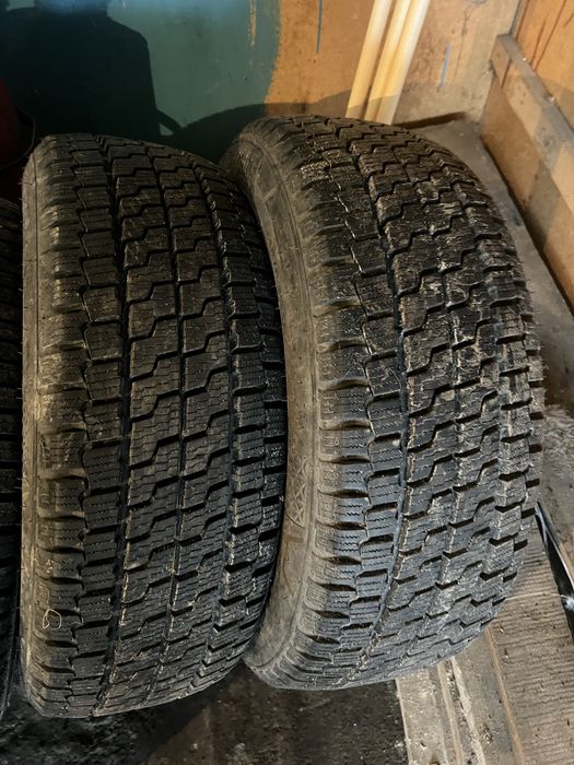 215/65 15r c залишок протектора 70-80%