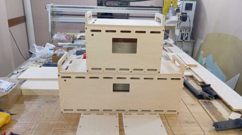 Бокс, кейс, корпус для LiFePO аккумуляторов 8S на ячейках 230-314Ач