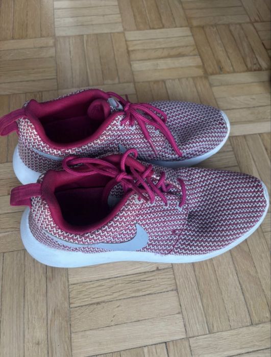 Różowe Nike Roshe Run