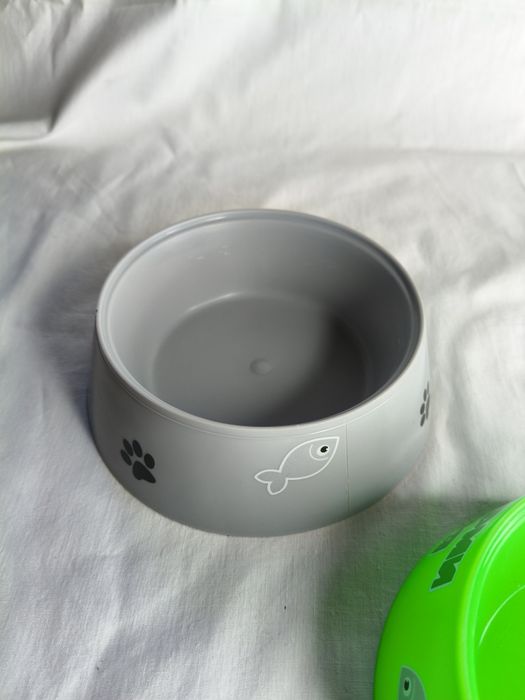 Nowe miski plastikowe dla psa 23