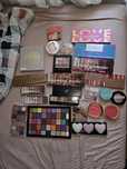 Декоративна Косметика makeup revolution, catrice essence Glambee Lamel