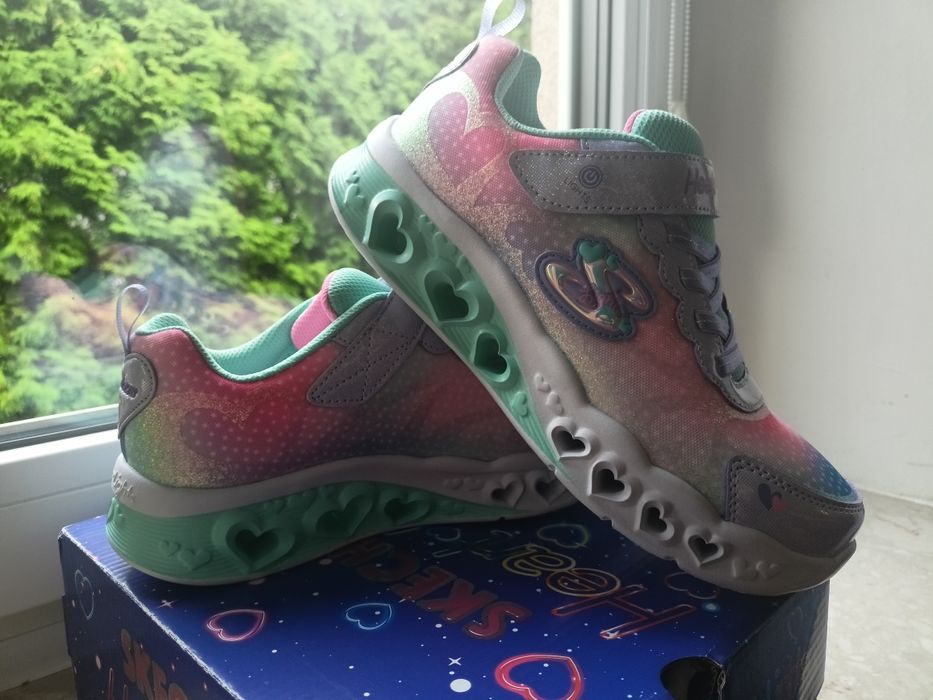 NOWE  buty skechers 302315L/LVMT świecace rozmiar 36