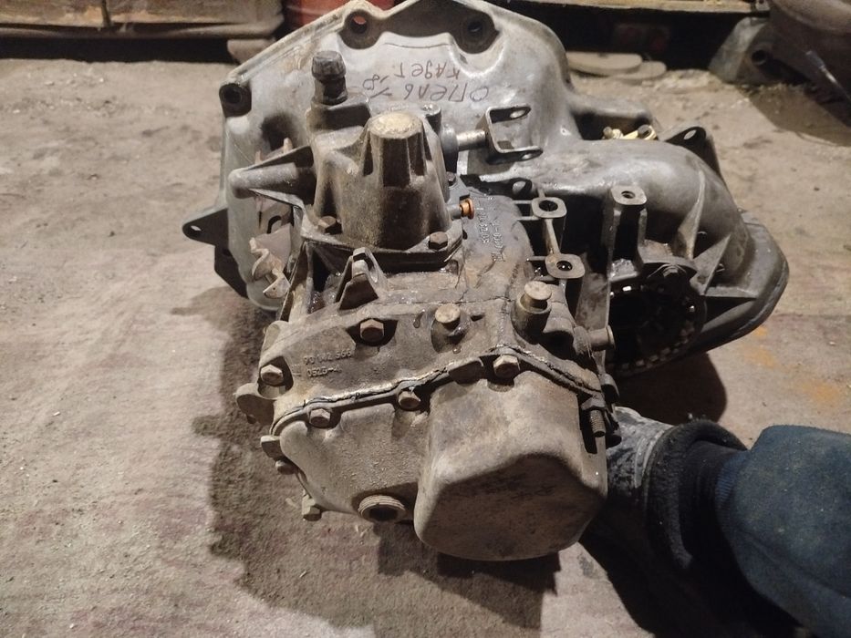 Продам мотор  після ремонту 300 км коробка стартер генератор Опель кад