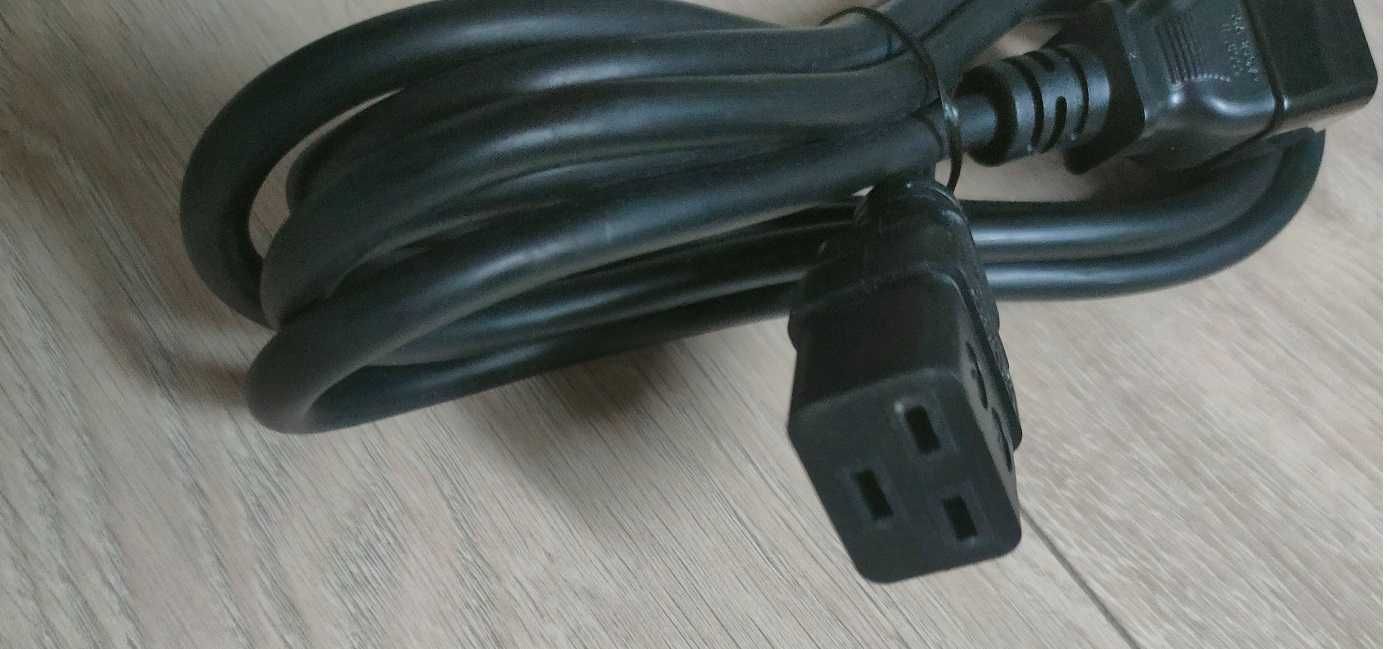 Przedłużacz 230V IEC320 16A C20/ C19 2,5m czarny - NOWY