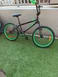 Bicicleta BMX preta