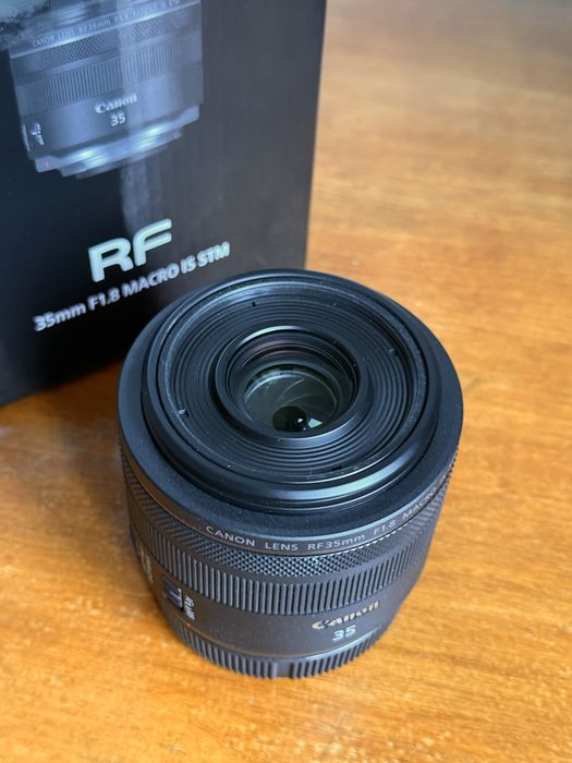 Obiektyw CANON RF 35 mm f/1.8 Macro IS STM
