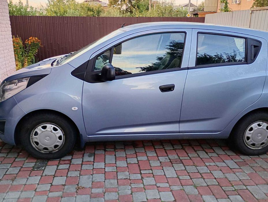 автомобіль равон 2 практично новий