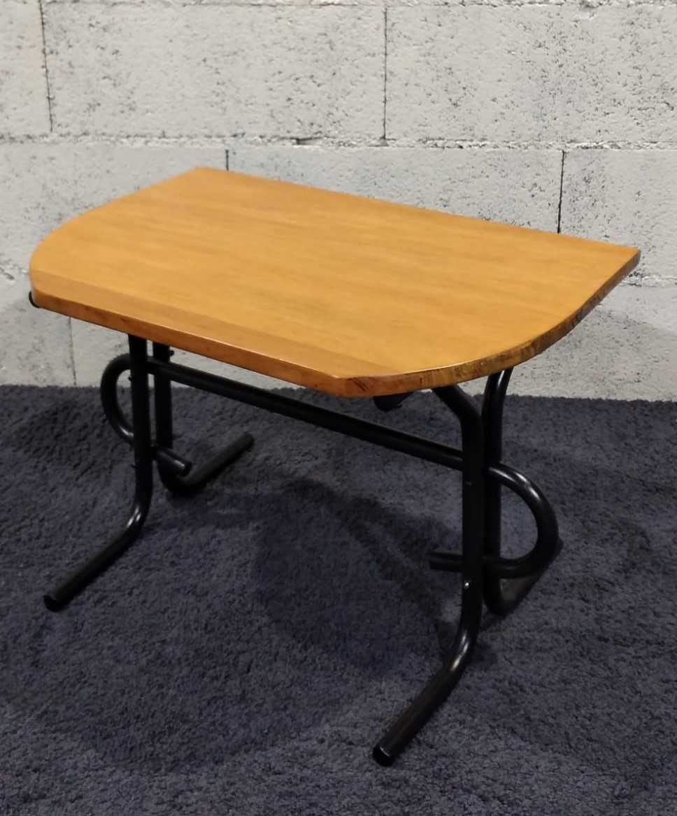 Mesa de centro de madeira e aço . wooden and steel coffee table