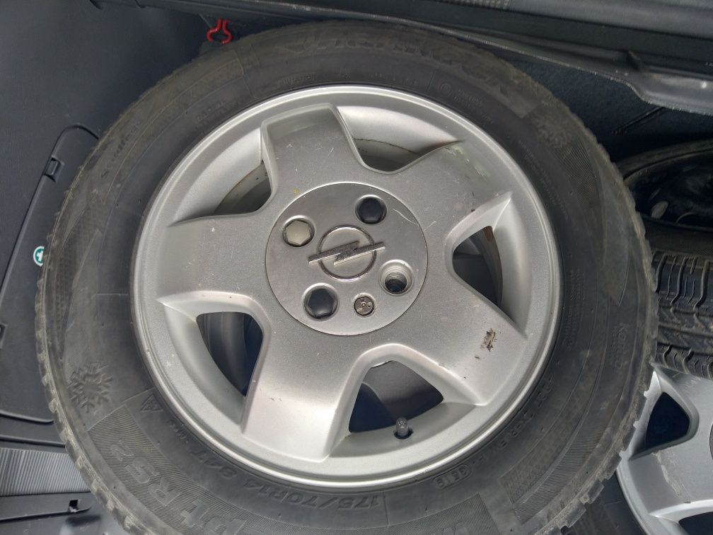 Koła Opel 175/70/14 Hankook zimówki