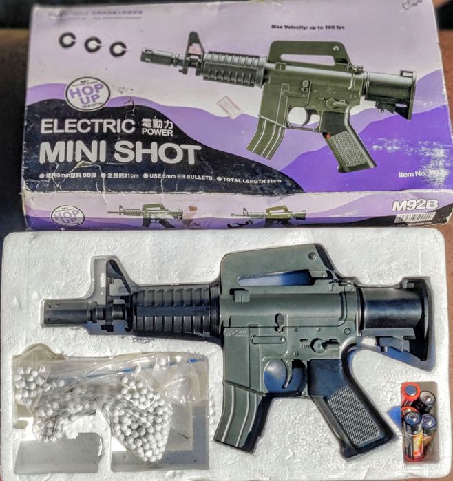 Игрушечный автомат на акумуляторе