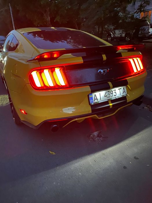 Яскравий Ford Mustang 2015 автомат 2.3 ecoboost turbo