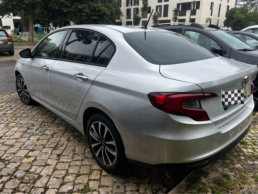 * FIAT TIPO SEDAN 2019 GASOLEO *