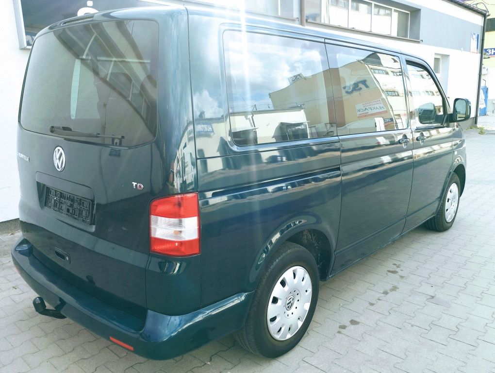 Volkswagen Transporter caravelle T5 9 osób automat
