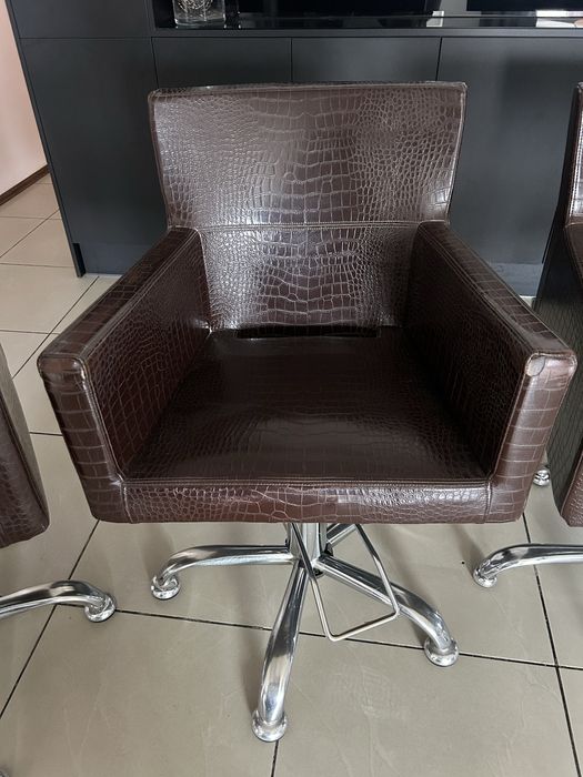 Eleganckie fotele fryzjerskie