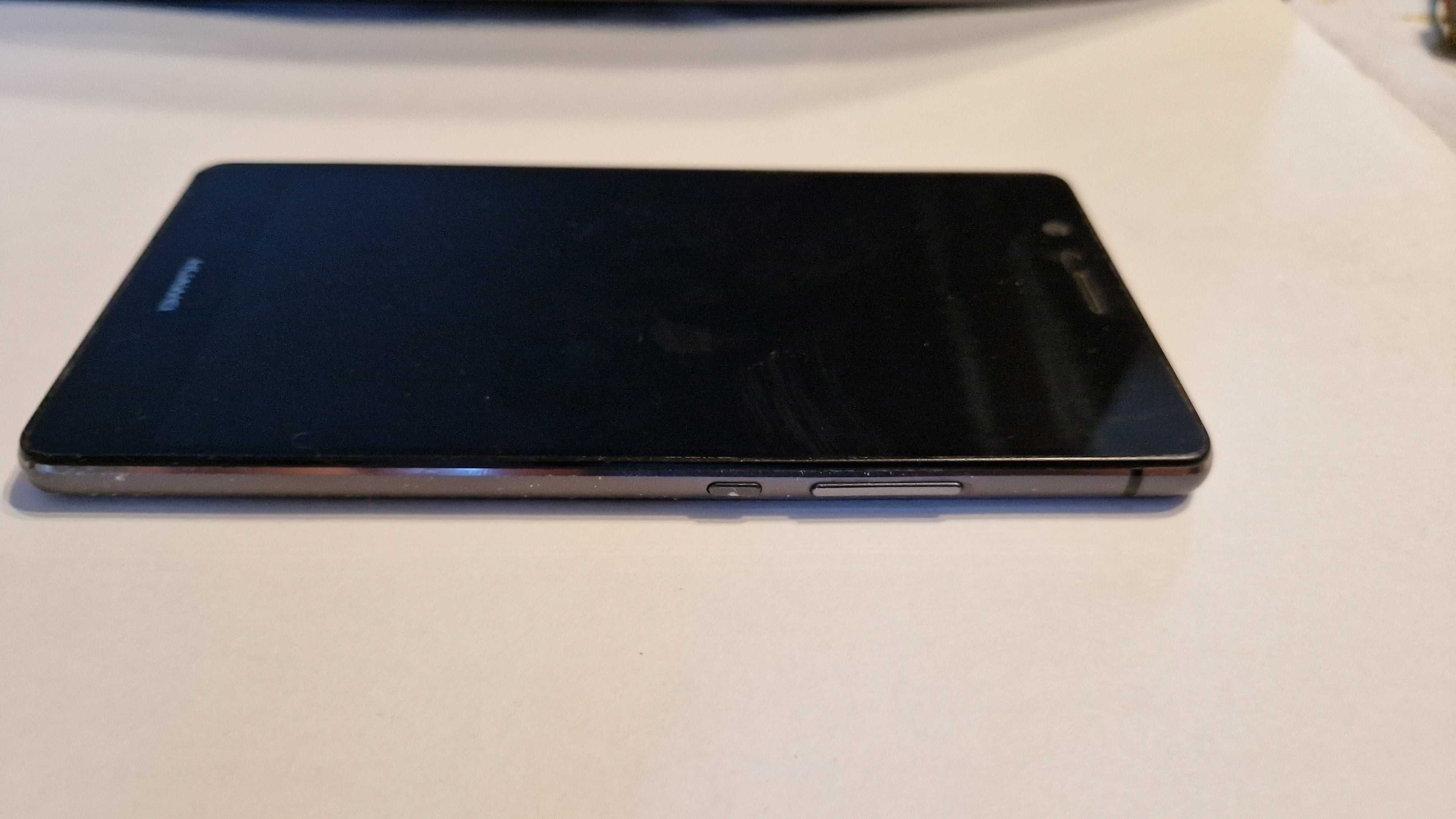 Huawei P9 lite 2/16 GB czarny w b. dobry stan
