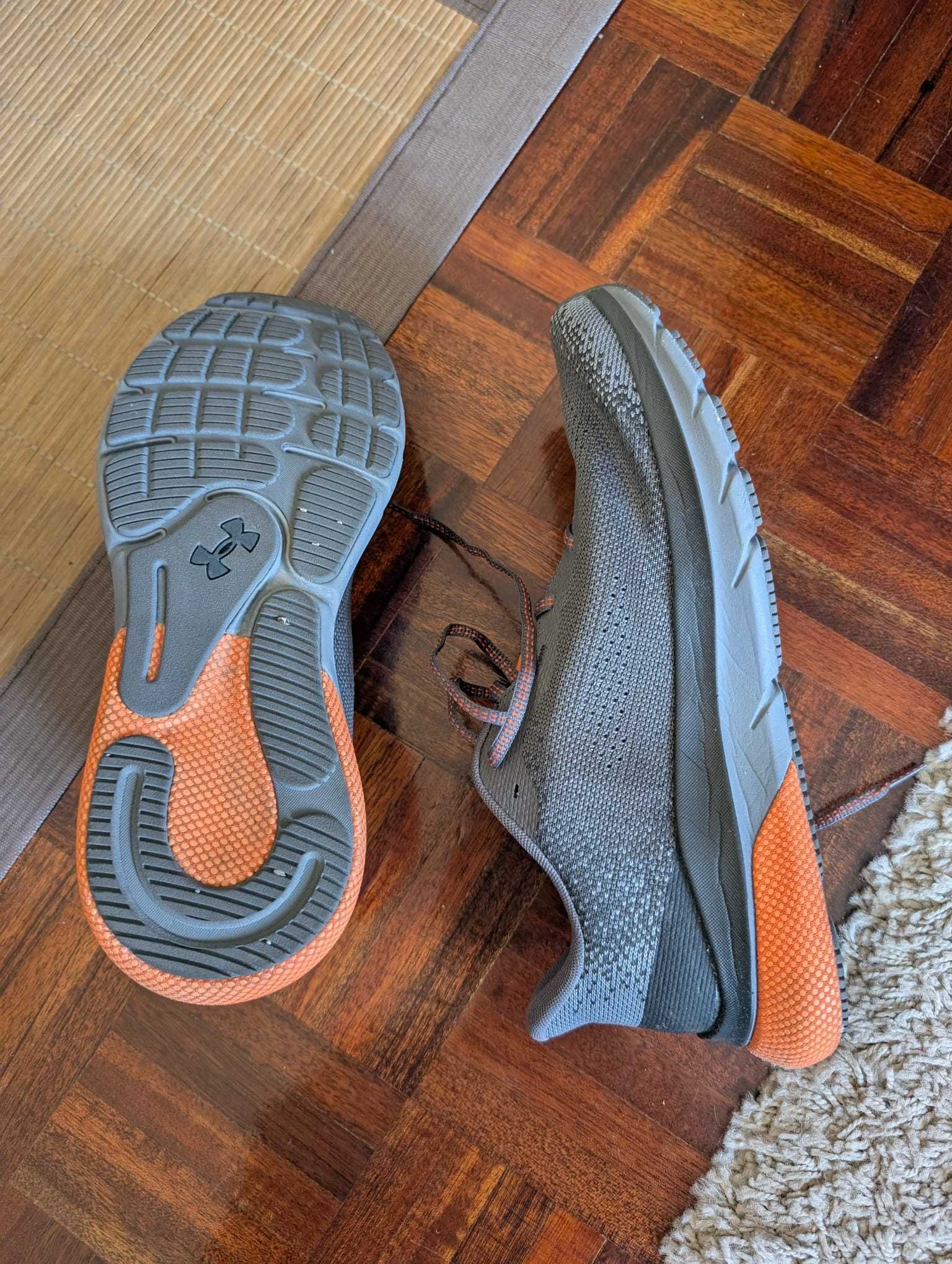 Ténis Under Armour HOVR Turbulence 2 (44.5) - Novos!