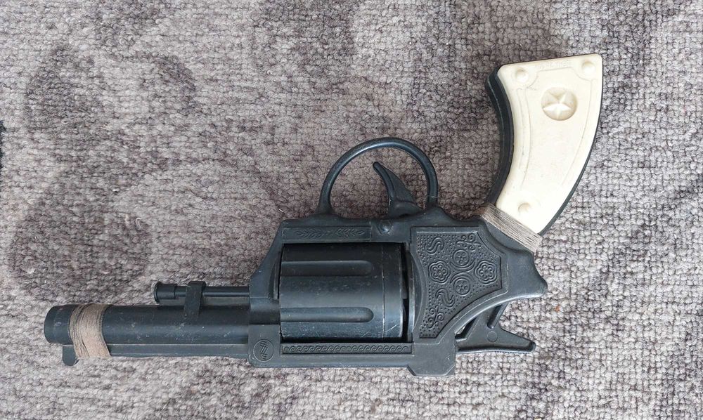 Игрушка Пистолет (револьвер)