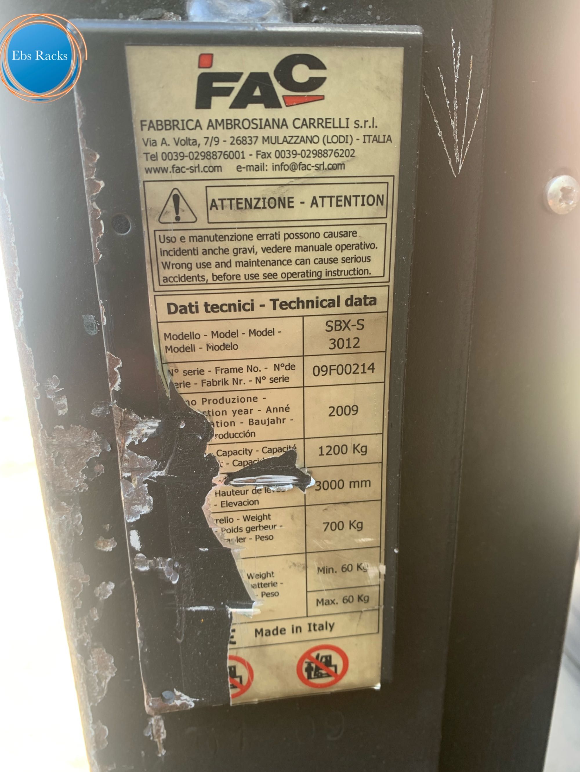 Empilhador Elétrico (stacker) com baterias Novas em muito bom estado.