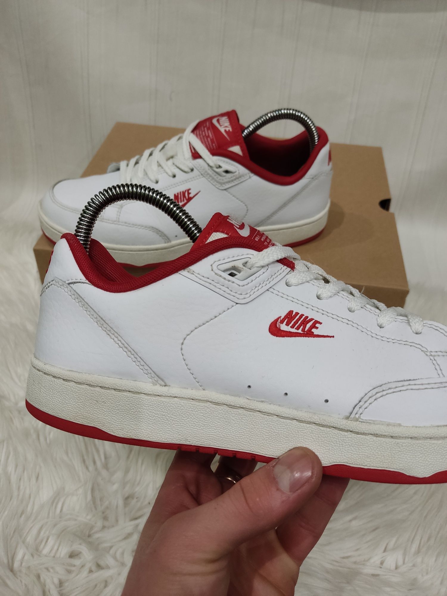 Кросівки Nike Grandstand Ii White/Red 43 розмір