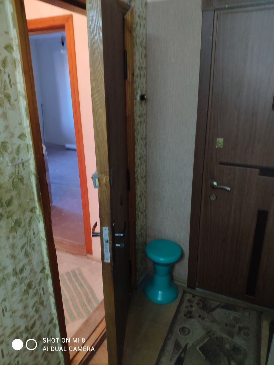 Продам входные деревянные двери