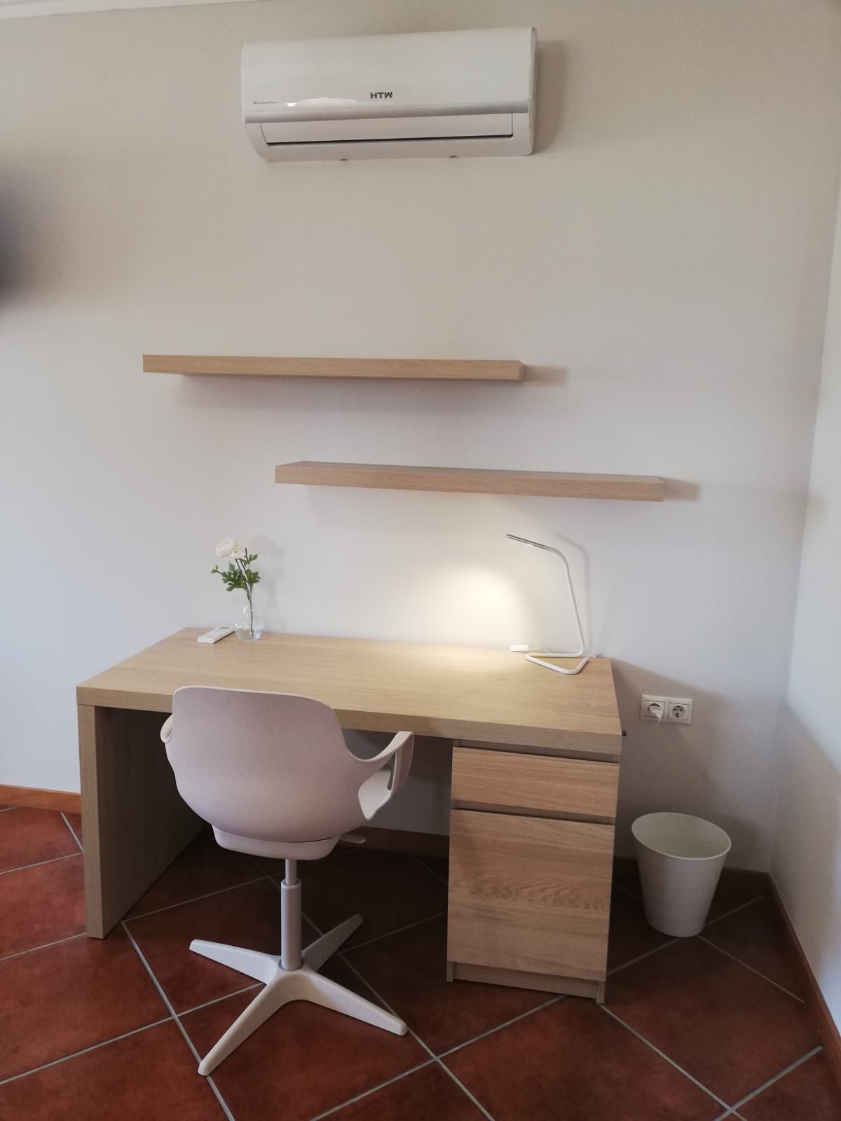Quarto independente 21m2 c/ ar acondicionado