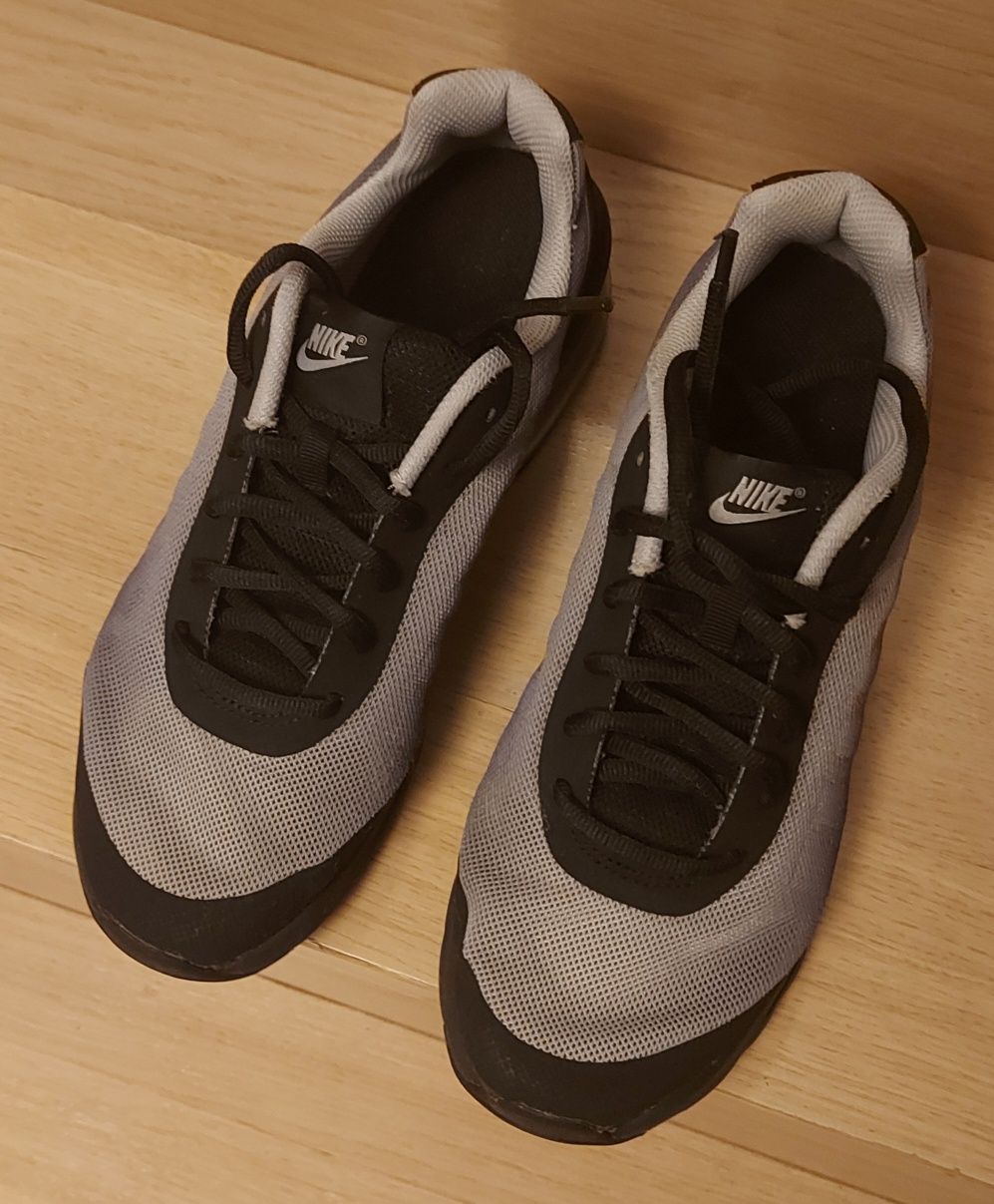 Buty chłopięce Nike Air Invigor GS, rozm. 38,5