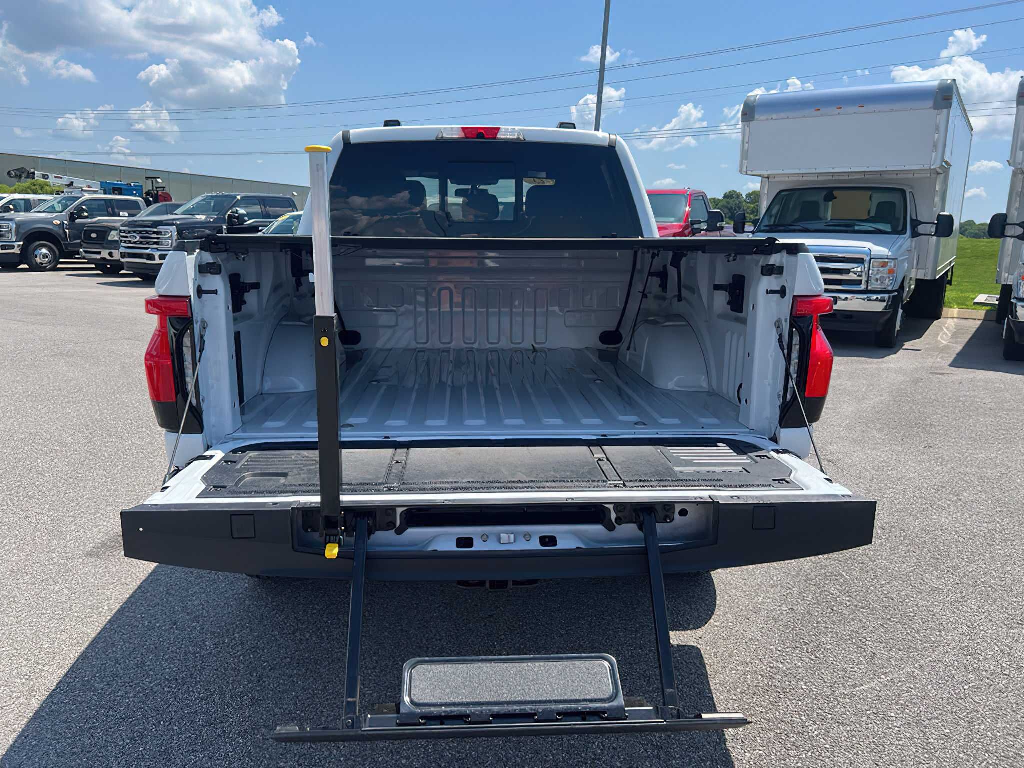 Ford F-150 Lightning Lariat 2023