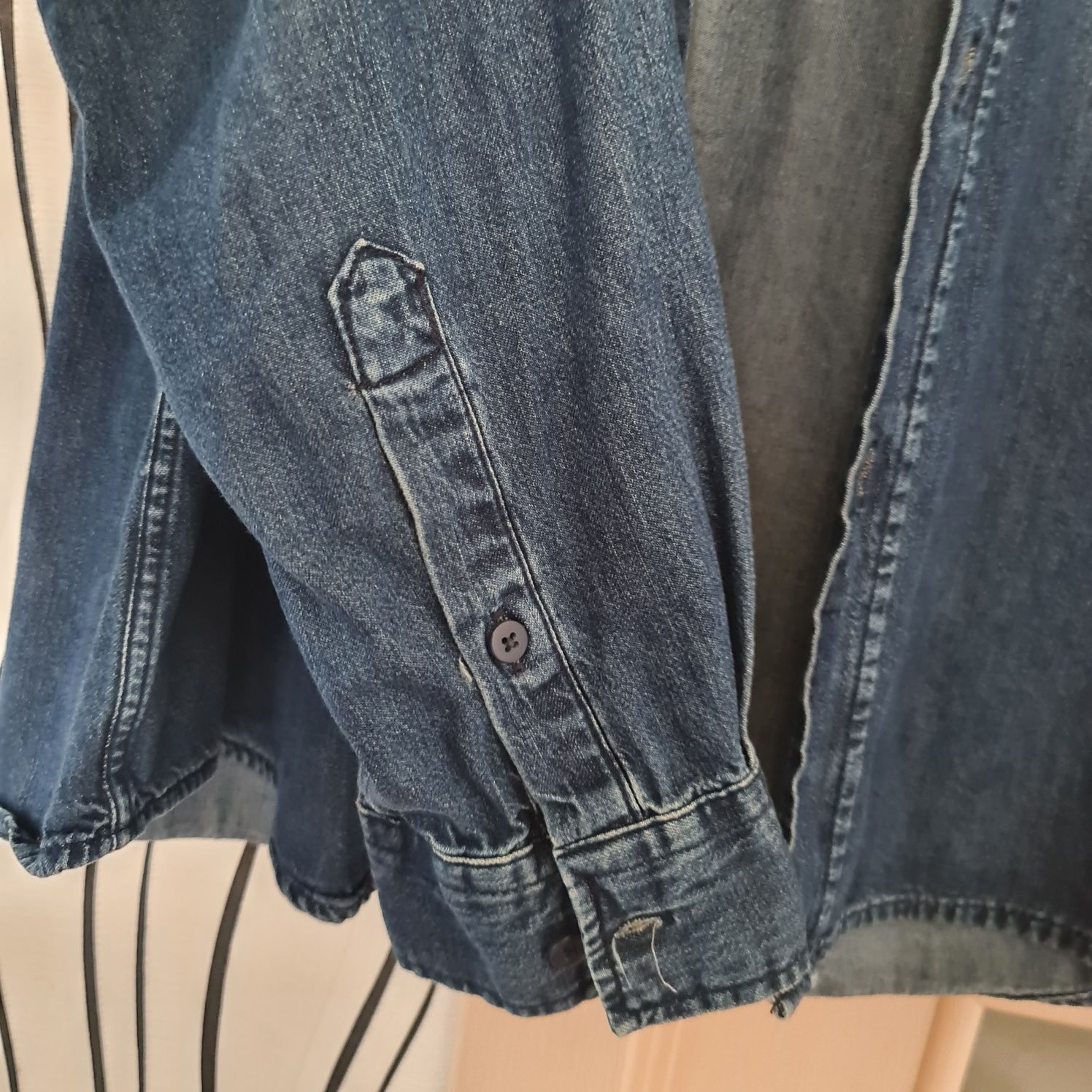 Лёгкая мужская джинсовая рубашка LcwJeans. Распродажа
