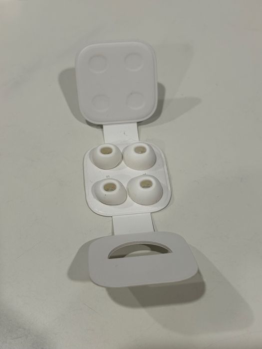 AirPods Pro Apple