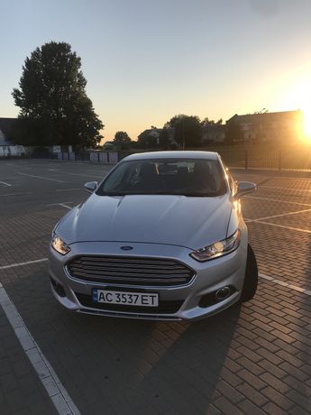 Ford Fusion SE 2016 рік