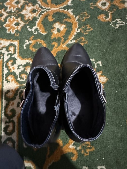 Стильні демісезонні ботильйони 39 р.