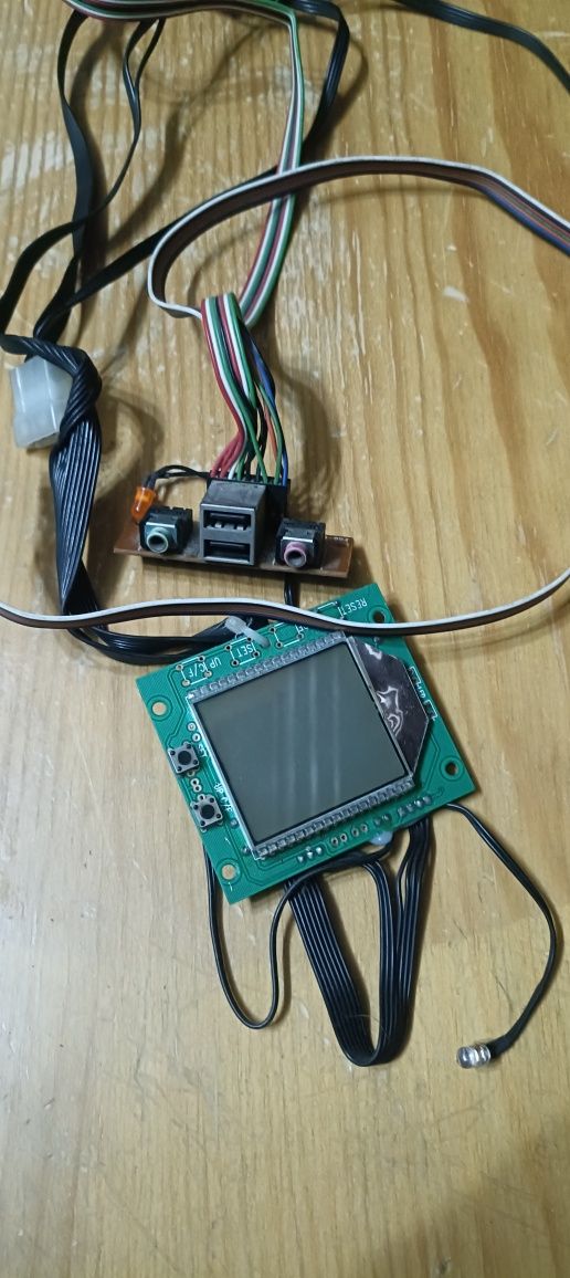 Peças desmontadas de um PC