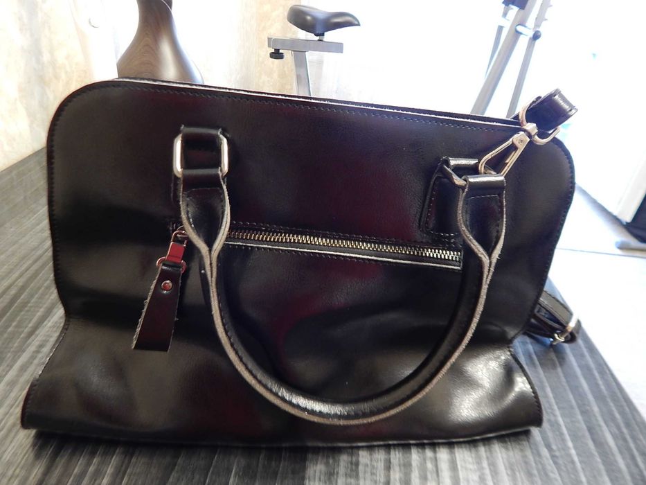 Женская кожаная сумка.