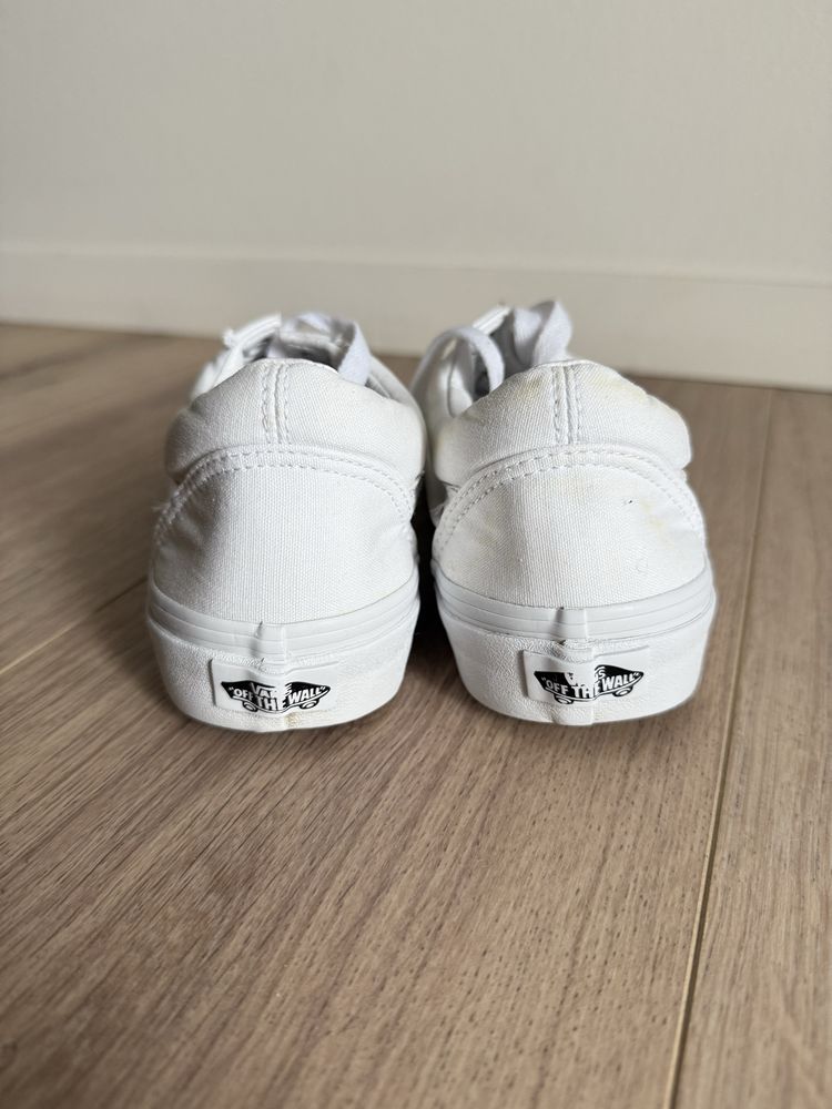 Кеди оригінальні білі Vans 39р