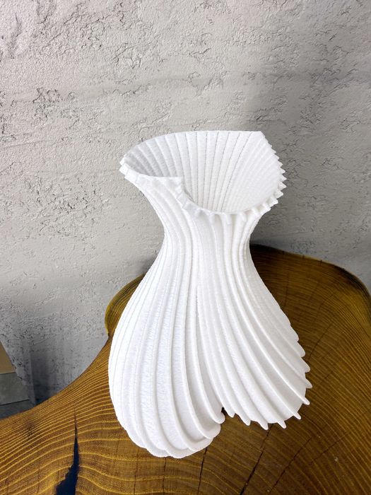 Nowoczesny wazon serce spiralny, karbowany, strukturalny, druk 3D