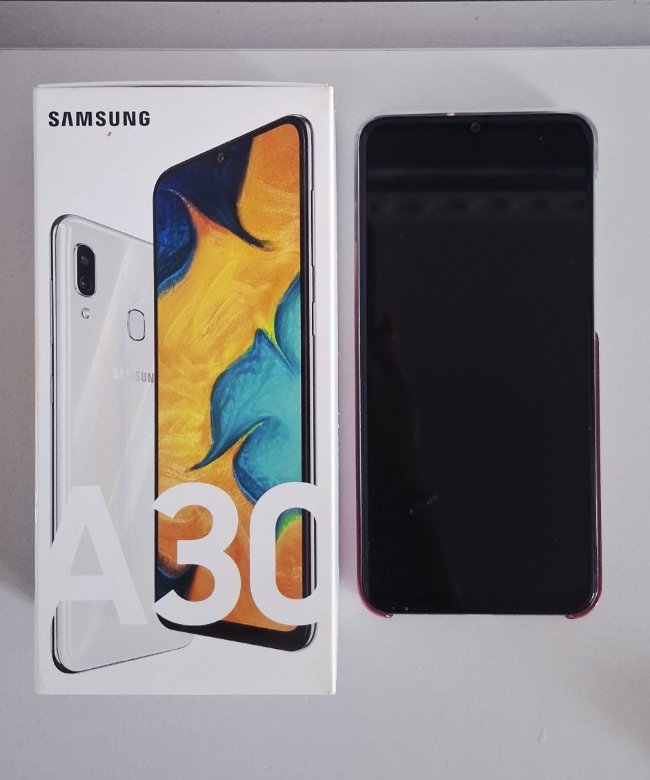 Смартфон Samsung Galaxy A30 в ідеальному стані