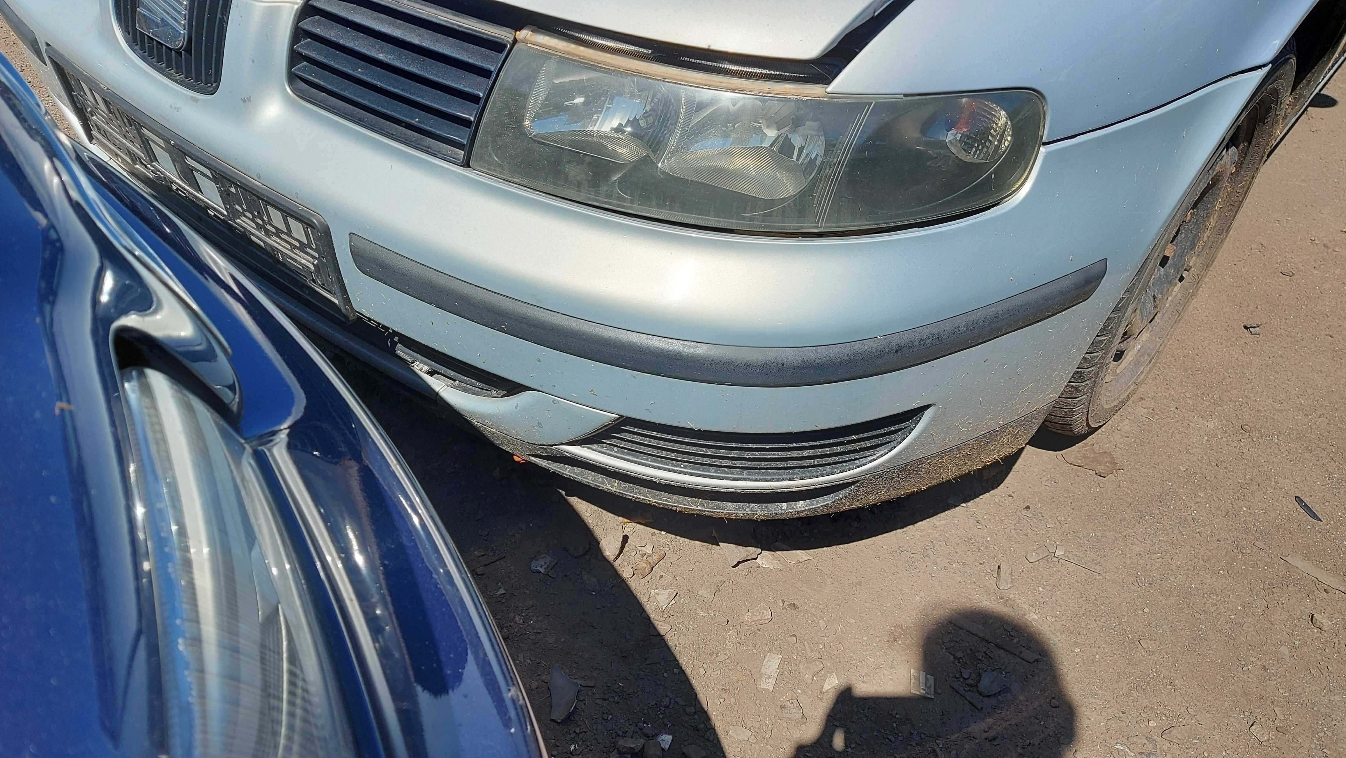 Seat Toledo II zderzak przedni srebrny FV części/dostawa