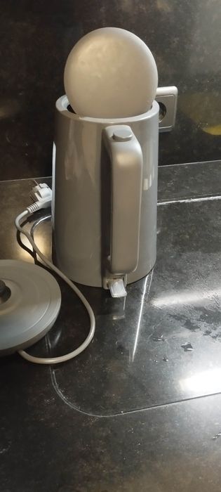 Jarro elétrico cor cinzenta