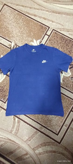 Продам футболку nike