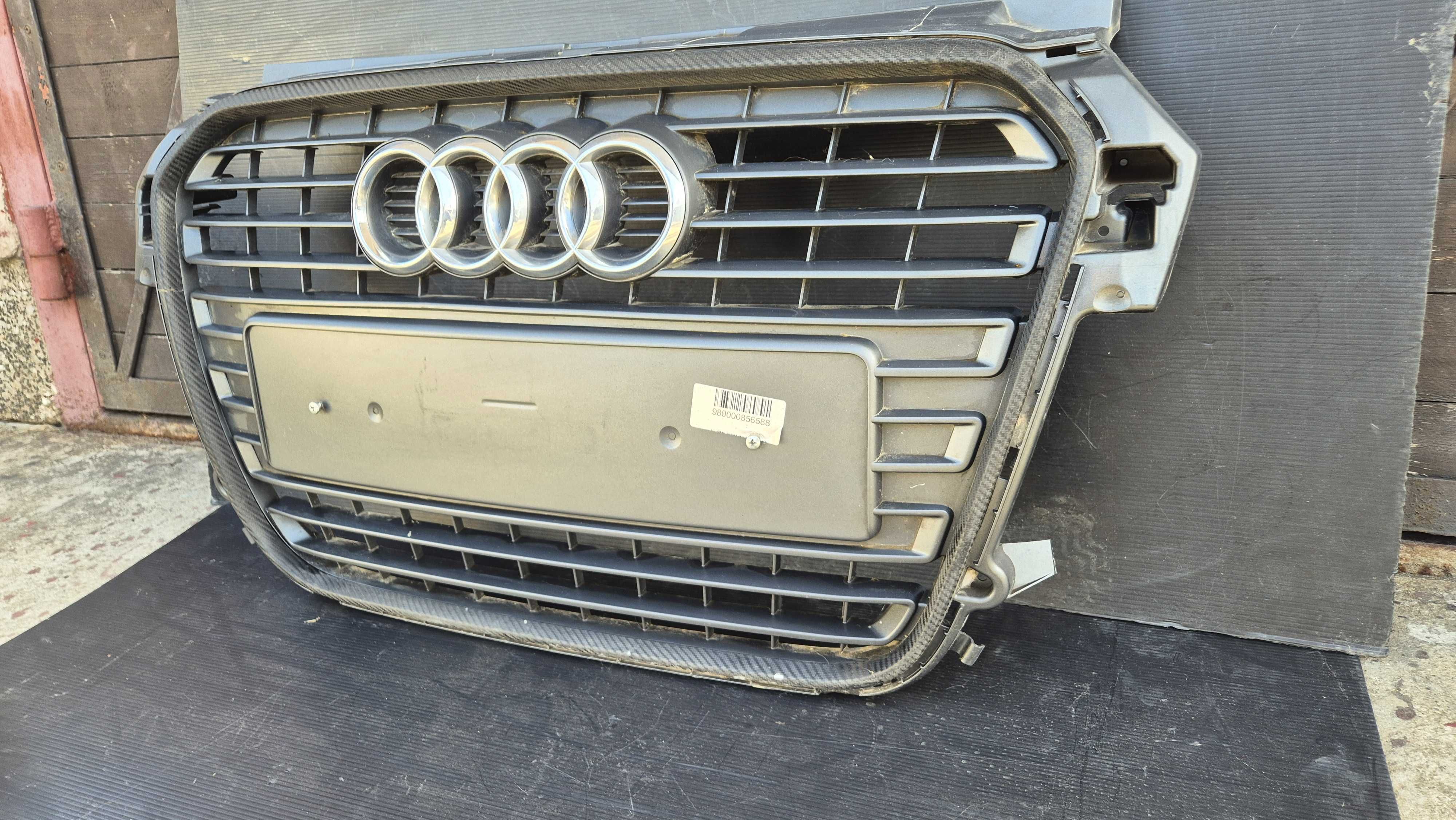 Atrapa chłodnicy GRILL PRZÓD Audi A1 8X0 10-14 OE ORYGINAŁ CARBON