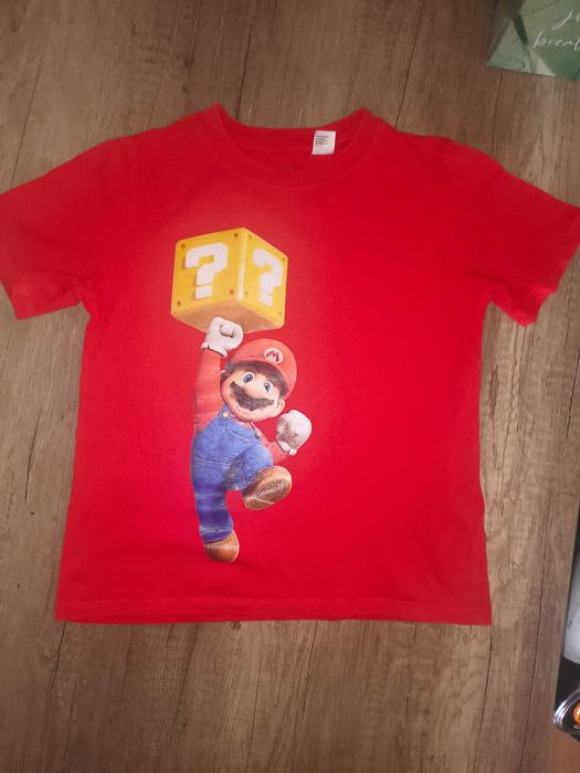 Czerwony t-shirt Super Mario Bros H&M rozm. 122/128 stan bdb