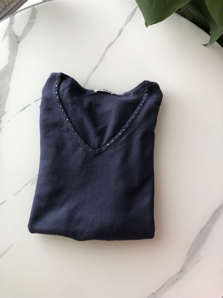 Sweter granatowy dekolt w serek rozmiar S.