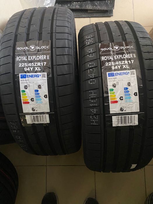 Pneus Novos 225-45/17 Royal Black
