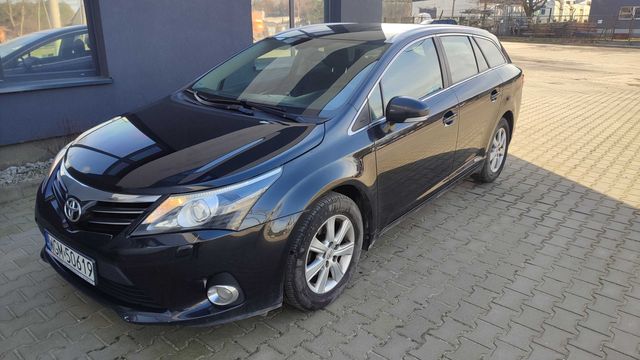 Sprzedam Toyotę Avensis 2014 r.