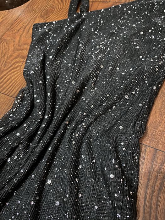 Сукня xs з блискітками на один рукав