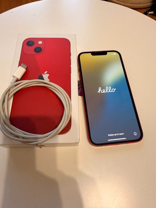iPhone 13 256 GB, Czerwony. Stan baterii 87%