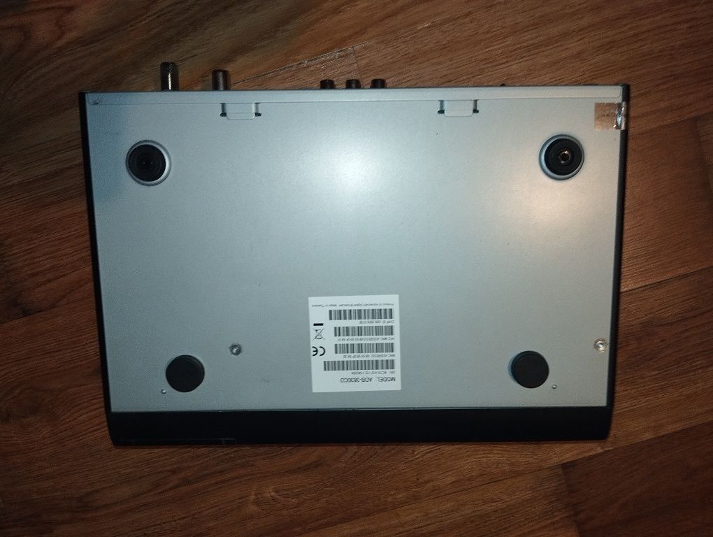 DEKODER Vectra ADB3830-CD z pilotem oryginalnym